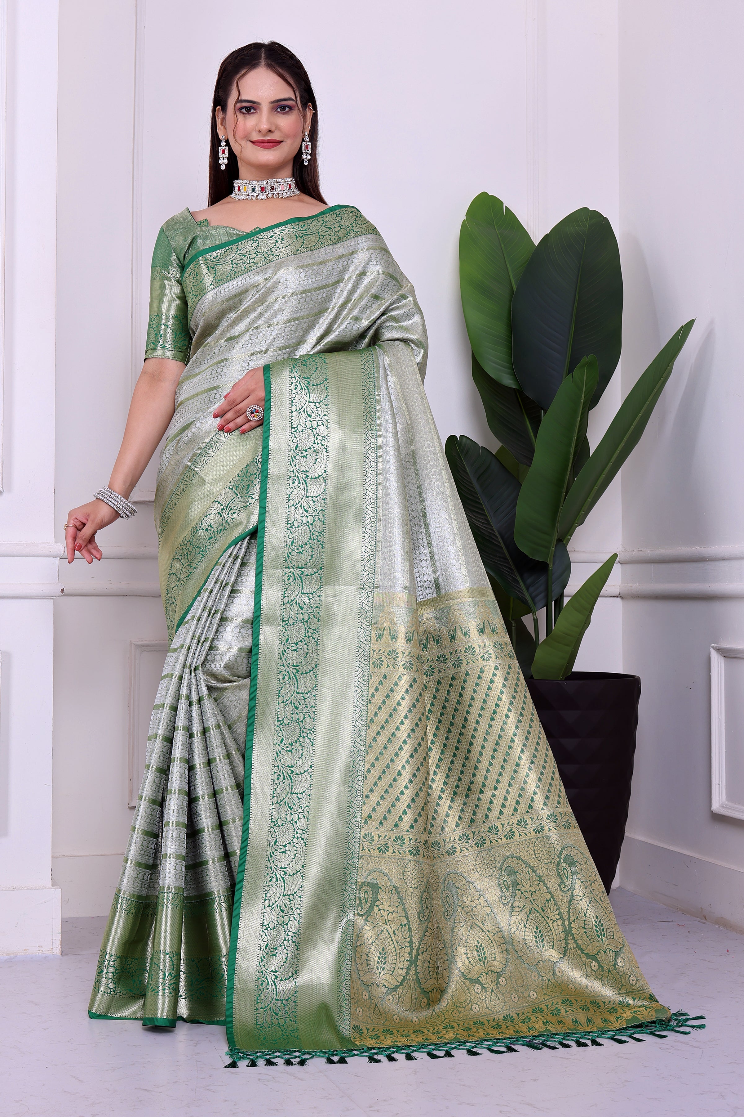 Dharmavaram Eight Green Banarasi Saree